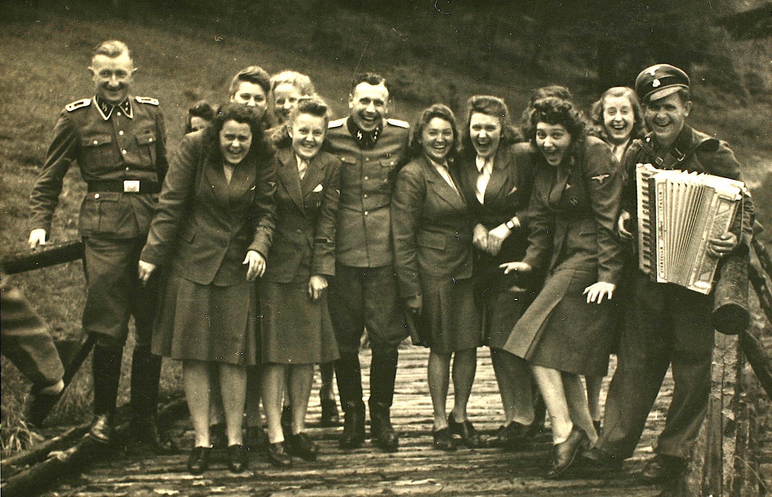 Photographie_prise_à_Solahütte_en_juillet_1944_-_collections_USHMM_-_34585A Photographie_prise_à_Solahütte_en_juillet_1944_-_collections_USHMM_-_34585A